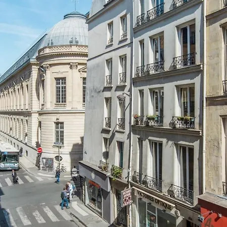 Apartment Brand New Near Louvre And Opera *