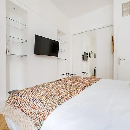Apartment Brand New Near Louvre And Opera Paris